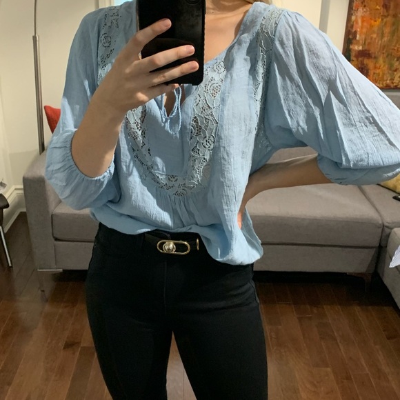 Boutique Find- Women’s Blouse - Picture 2 of 2